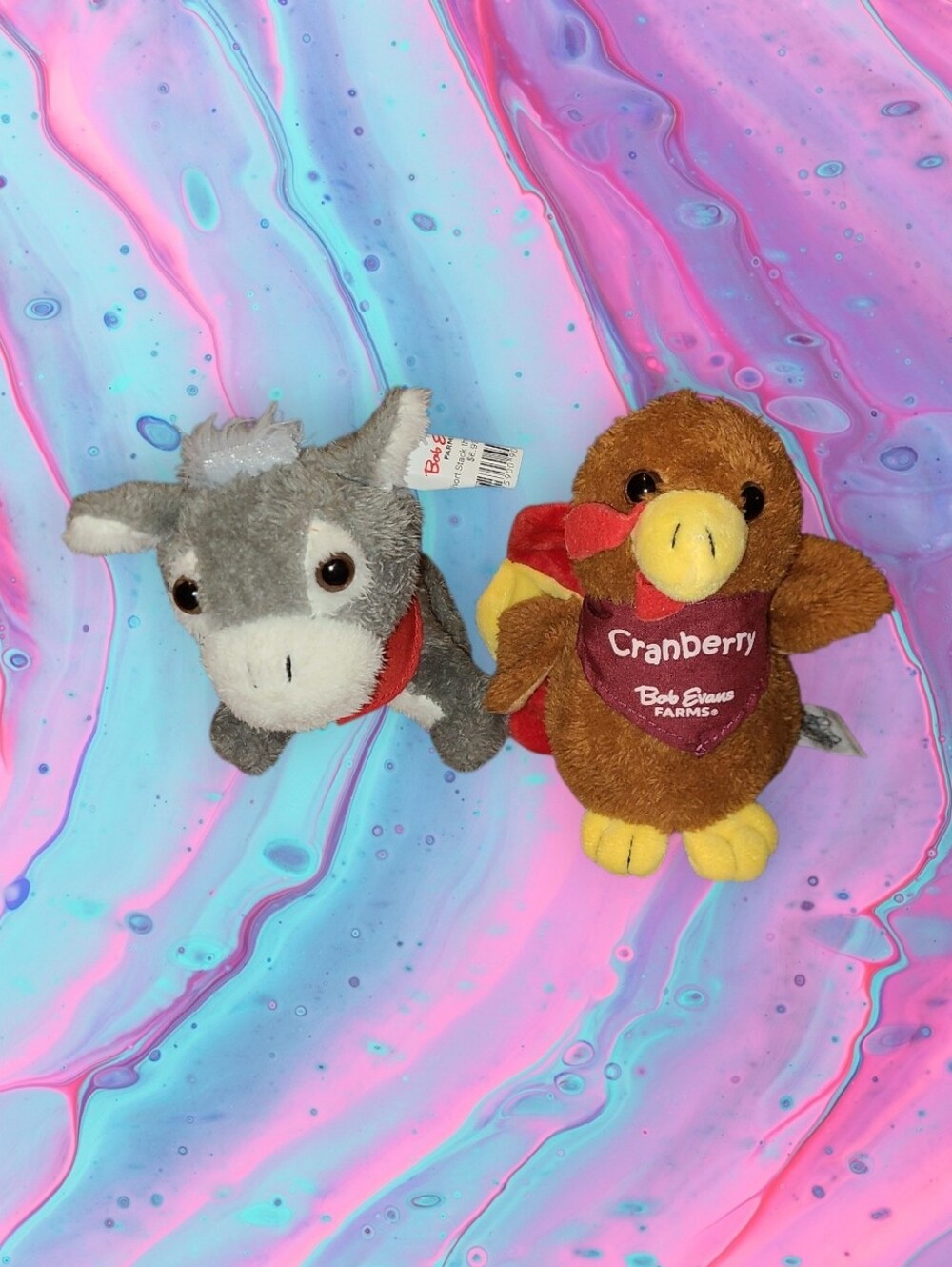 Bob Evans set of 2 plushes